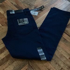 WT02 Mens skinny jeans. NWT. 34-32